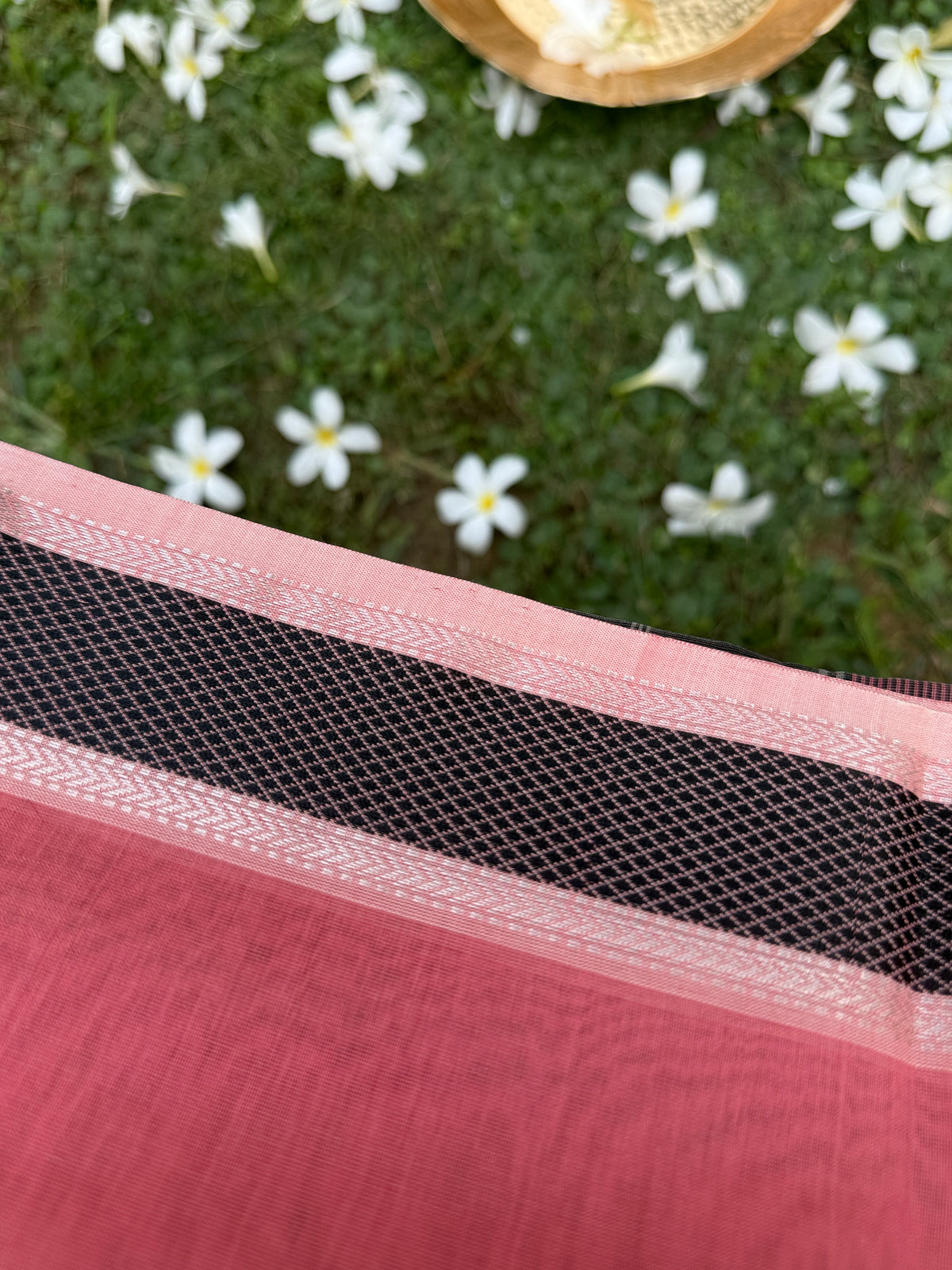 Dusty Pink and Charcoal Grey Maheshwari Silk Handloom Saree