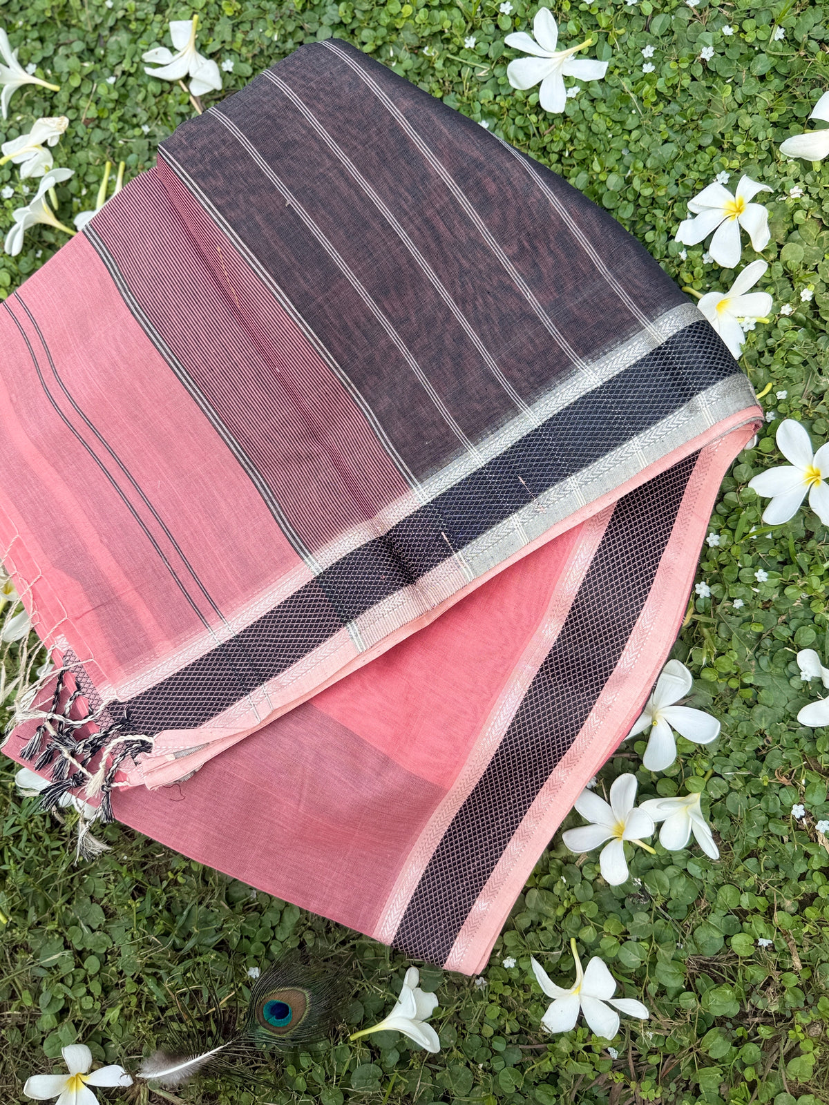 Dusty Pink and Charcoal Grey Maheshwari Silk Handloom Saree